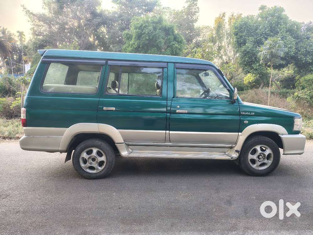 Toyota Qualis - 2004