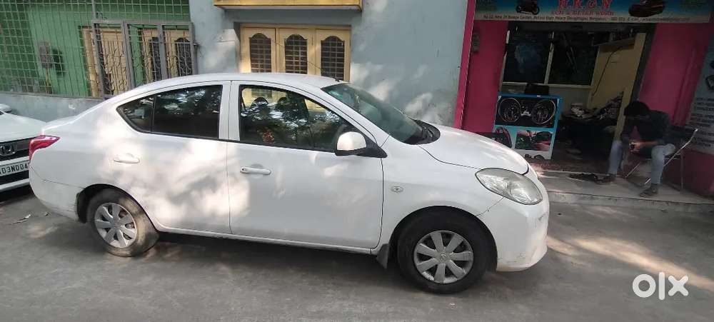 Nissan Sunny 2014