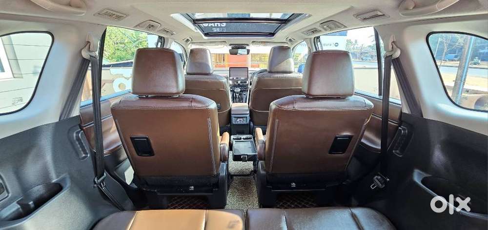 Toyota Innova Hycross 2.0 Zx (o) Hybrid 7 Str, 2024, Petrol