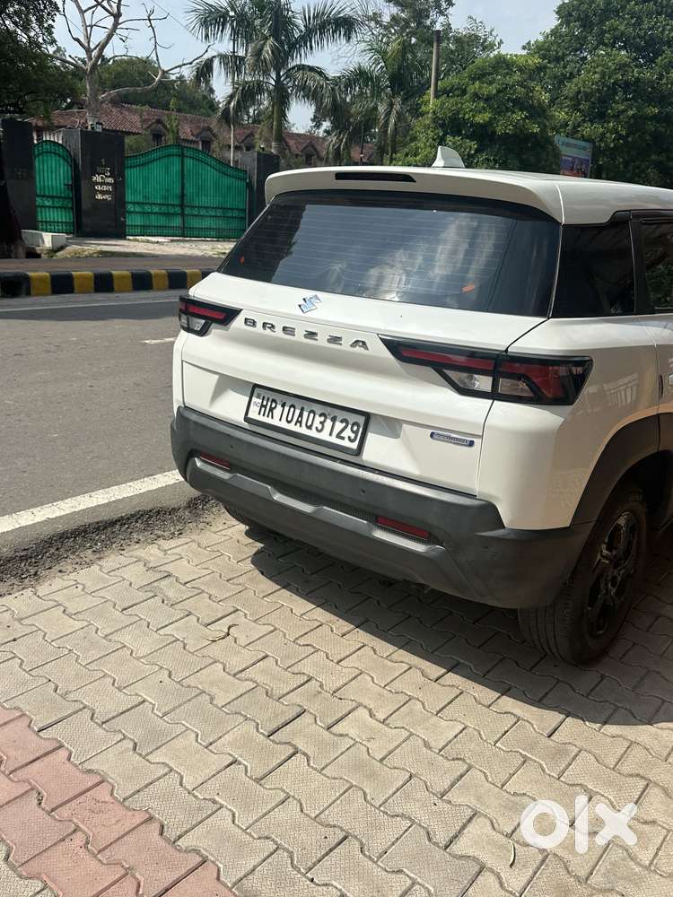 Maruti Suzuki Brezza 1.5 Vxi Smart Hybrid, 2023, Petrol