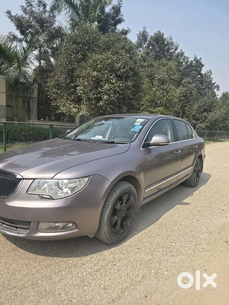 Skoda Superb 2013 Petrol 80000 Km Driven