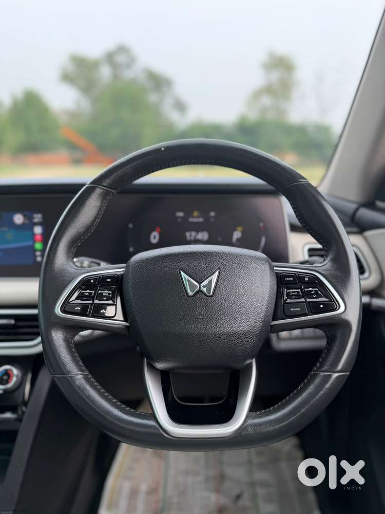 Mahindra Xuv700 2.2 Ax 7 Diesel At Luxury Pack Str, 2023, Diesel