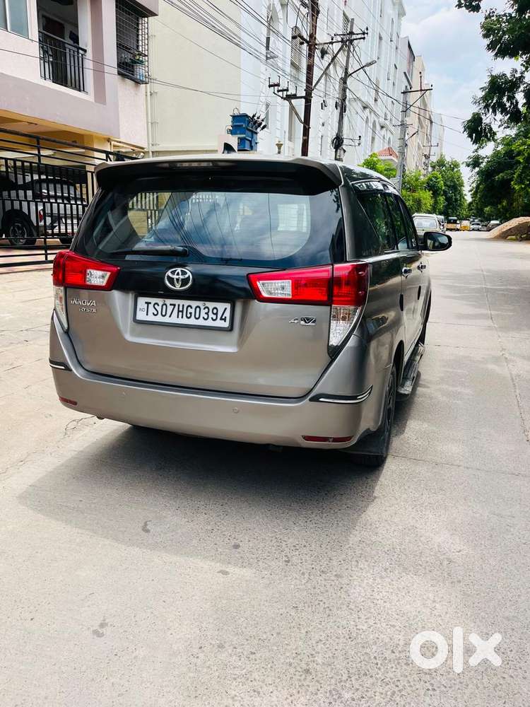 Toyota Innova Crysta 2.4 V 8 Str, 2017, Diesel