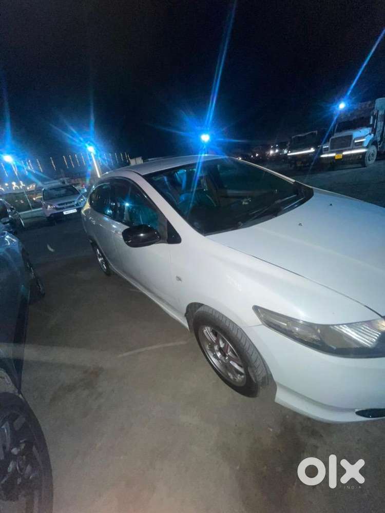 Honda City Ivtec Petrol Plus Cng 2011 White Colour Mint Condition