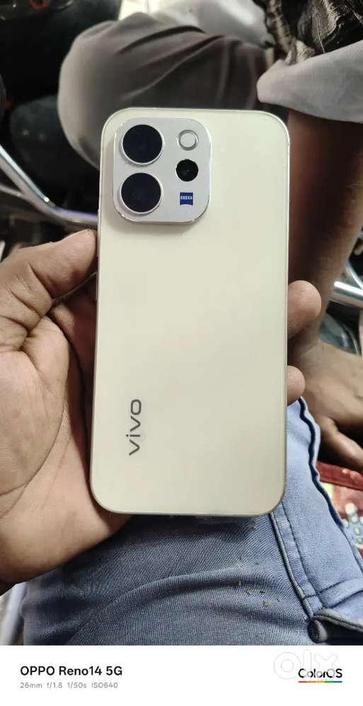 V70 8/256 good condition 2month old