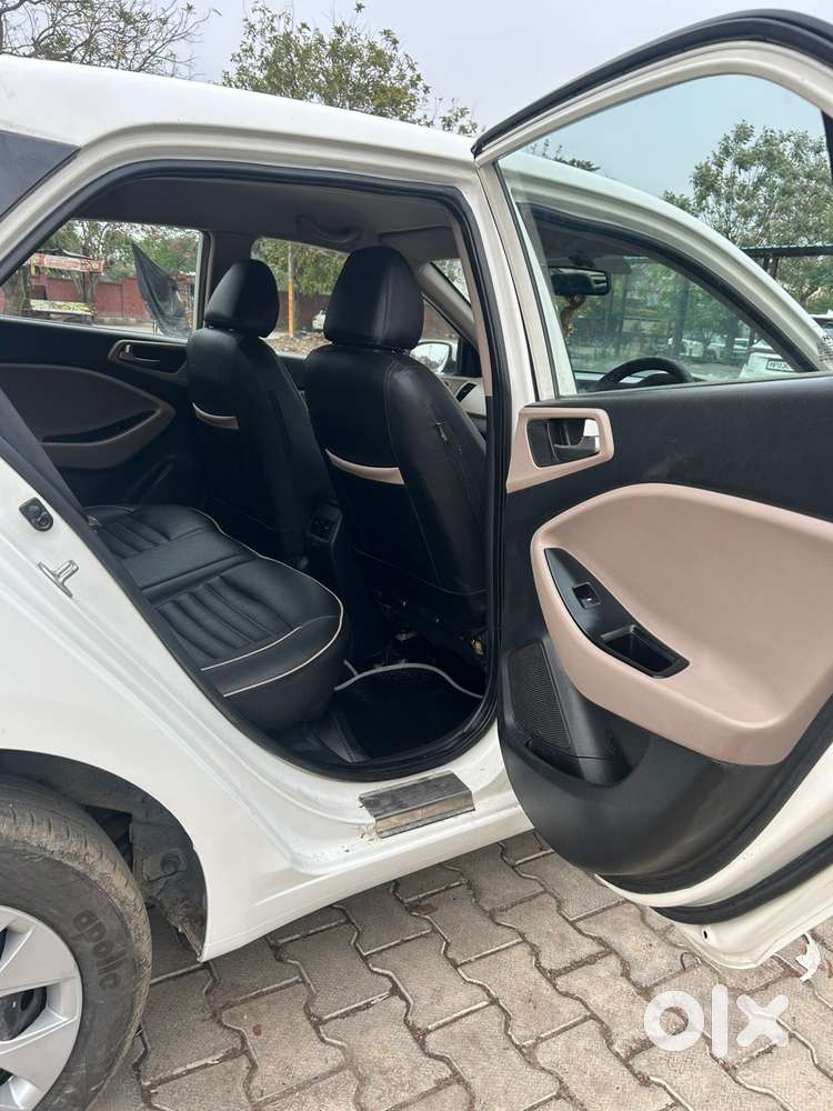 Hyundai Elite I20 Sportz (o) 1.2, 2015, Petrol