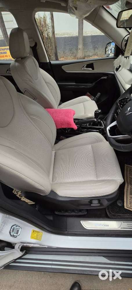 Mahindra Xuv700 2.2 Ax 7 Diesel Mt Str, 2025, Diesel