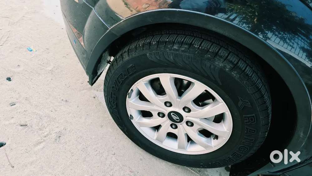 Mahindra Xuv500 W10 2017