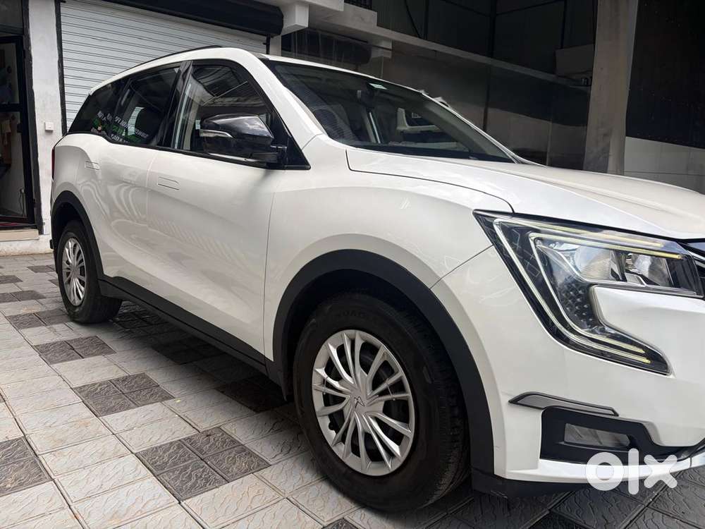  Drive Home Luxury: 2022 Mahindra Xuv700 Ax3 (manual) | 1st Owner