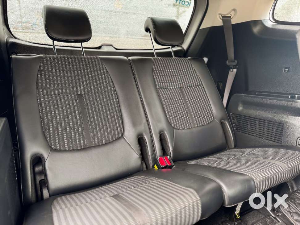 Kia Carens, 2023, Petrol