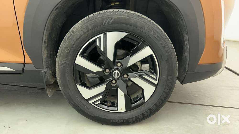 Nissan Magnite 1.0 Xv Premium Dual Tone, 2024, Petrol