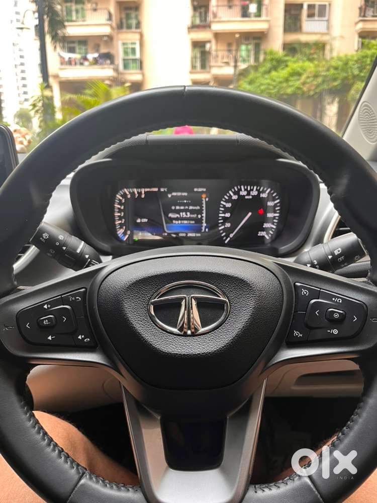 Tata Altroz Petrol 2024