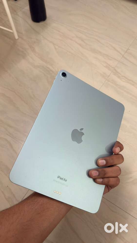 I pad air m2 11inch 128gb in almost perfect condition
