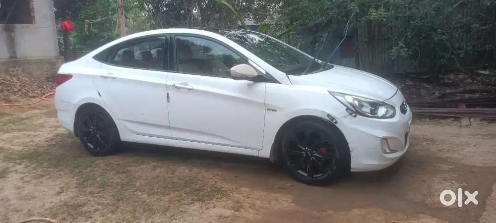 Hyundai Verna 2012 Petrol 63000 Km Driven
