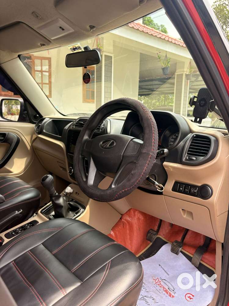 Mahindra Tuv 300 T6, 2016, Diesel