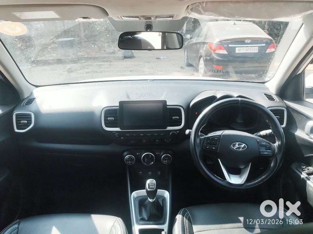 Hyundai Venu With Sunroof
