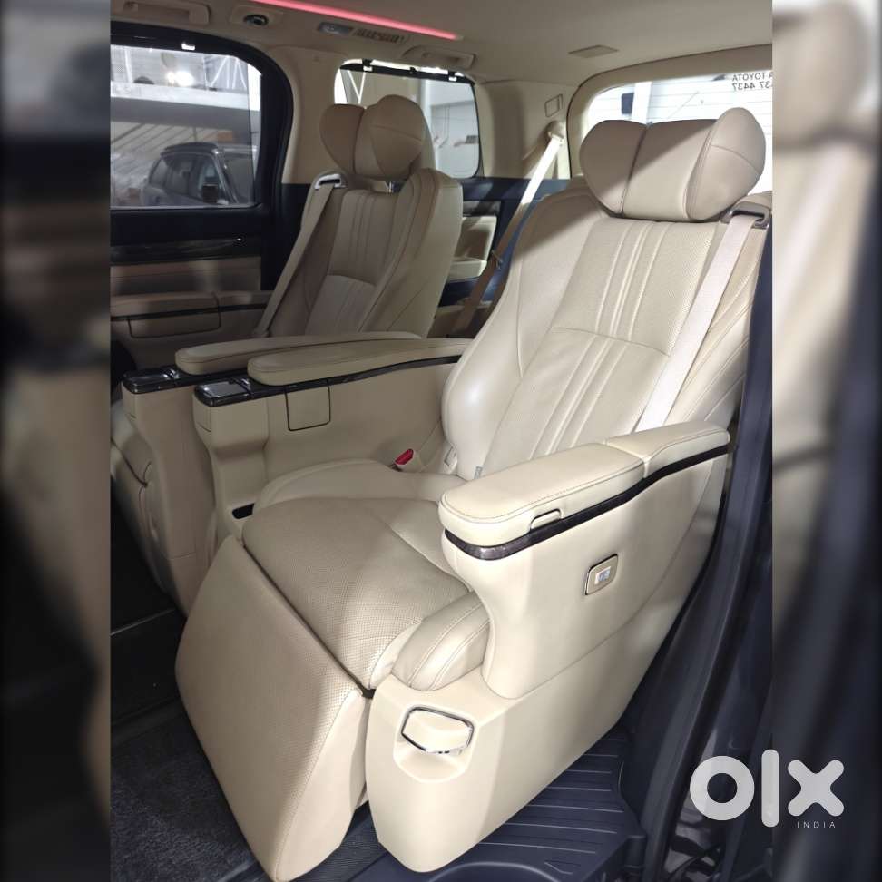Toyota Vellfire 2.5 Hybrid, 2022, Petrol