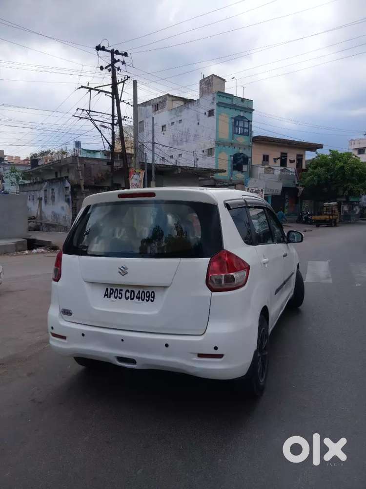 Maruti Suzuki Ertiga 2012