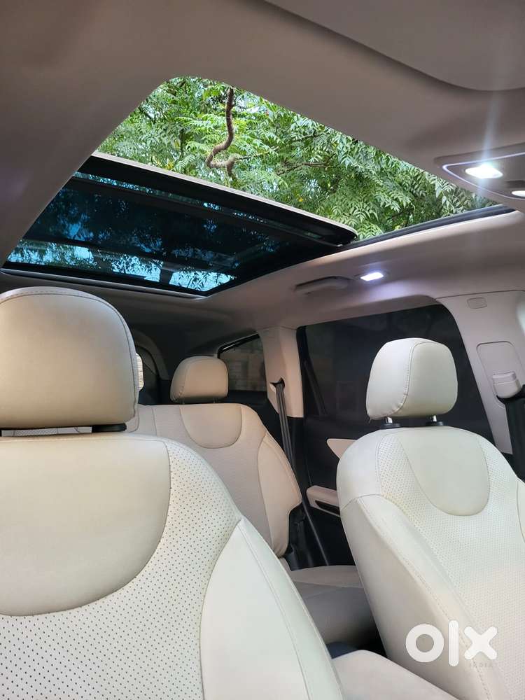 Mahindra Xuv700 2.2 Ax 5 Diesel At Str, 2022, Diesel