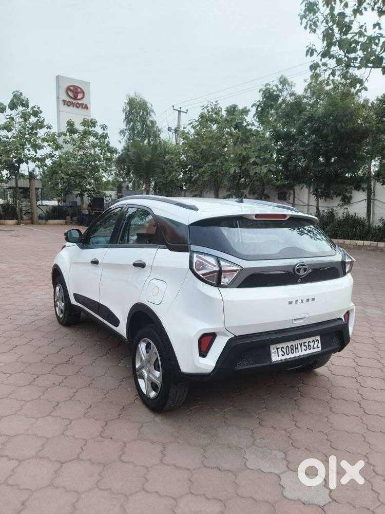 Tata Nexon 1.5 Revotorq Xma Amt, 2022, Petrol