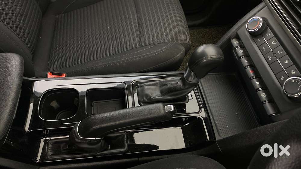 Mahindra Xuv700 2.0 Ax 5 Petrol At Str, 2022, Petrol