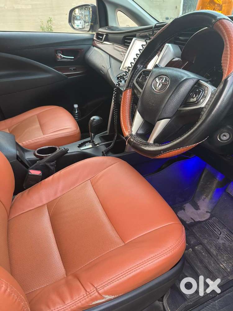 Toyota Innova Crysta 2.8 Gx At 8 Seater, 2016, Diesel