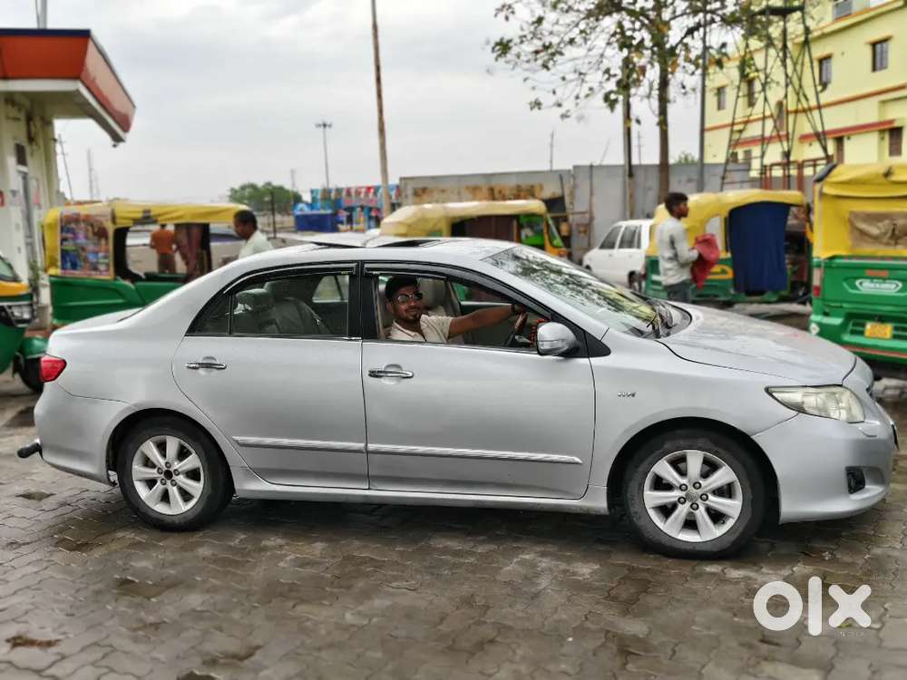 Toyota Corolla Altis 2010 Cng & Hybrids Sunroof,dj Music System