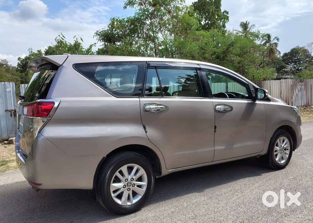 Toyota Innova Crysta 2.4 G Mt 8s, 2016, Diesel