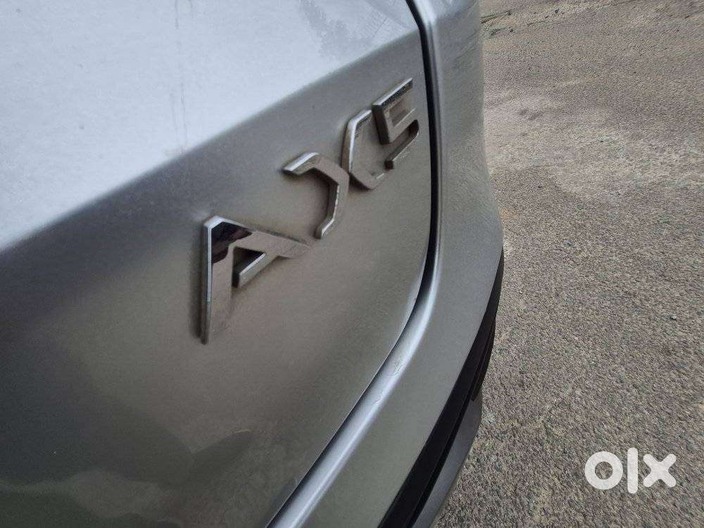 Mahindra Xuv700 2.0 Ax 5 Petrol Mt Str, 2022, Petrol