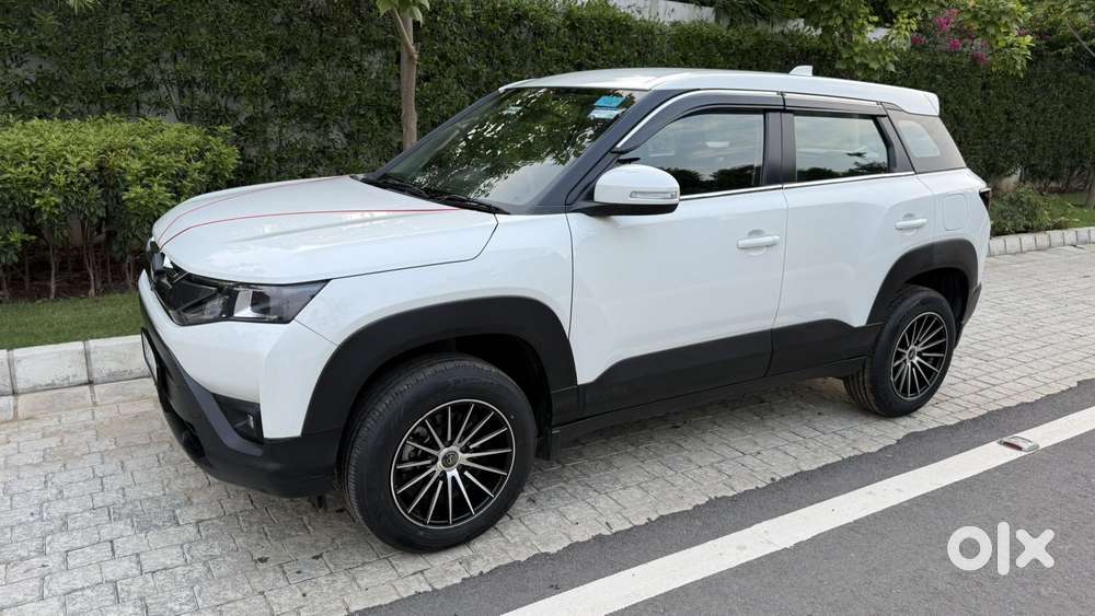 Maruti Suzuki Brezza 1.5 Vxi At Smart Hybrid, 2023, Petrol