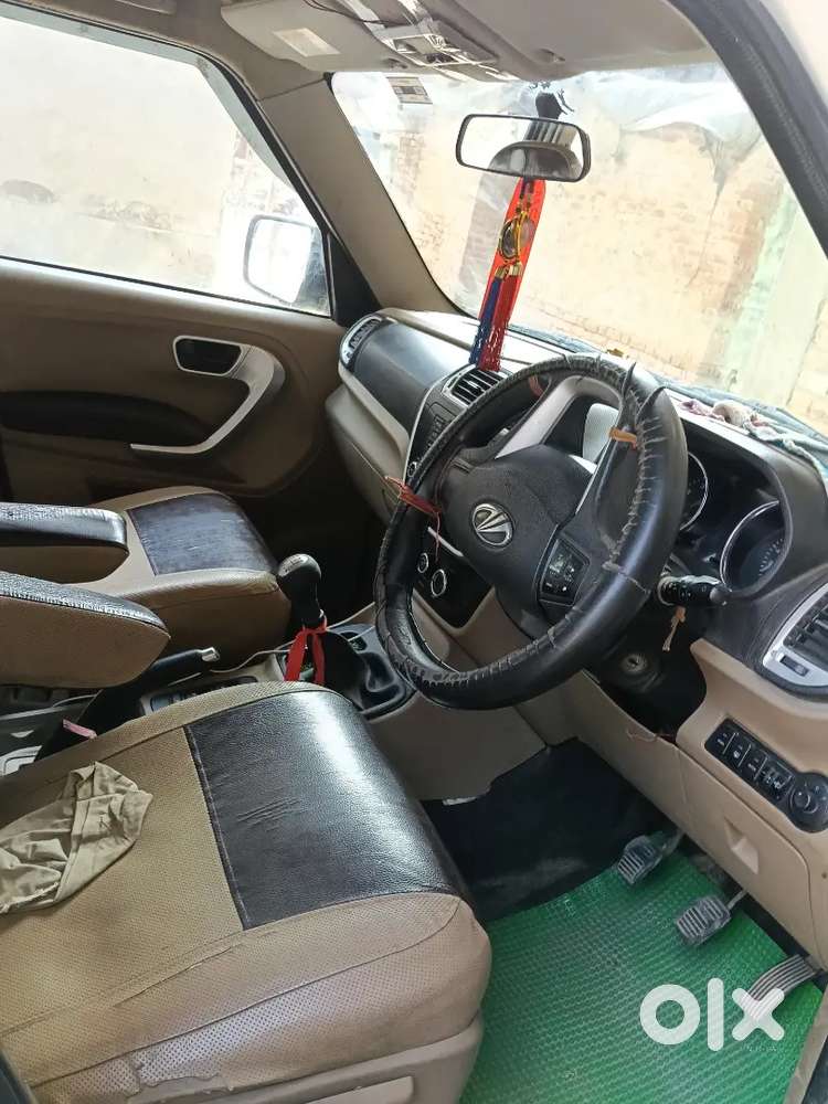 Mahindra Tuv 300