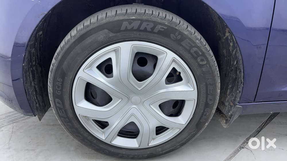 Tata Altroz 1.2 Xm, 2025, Petrol