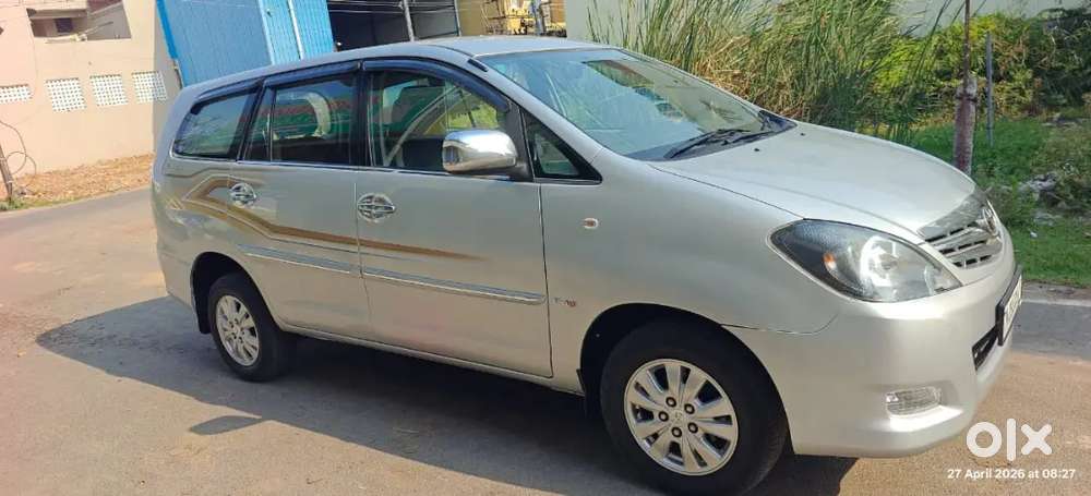 Toyota Innova 2011 Diesel Well Maintained