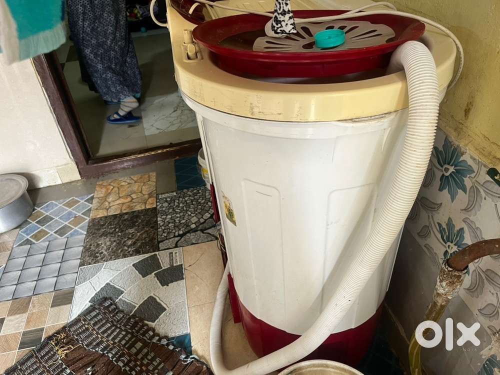 Whirlpool semi automatic washing machine