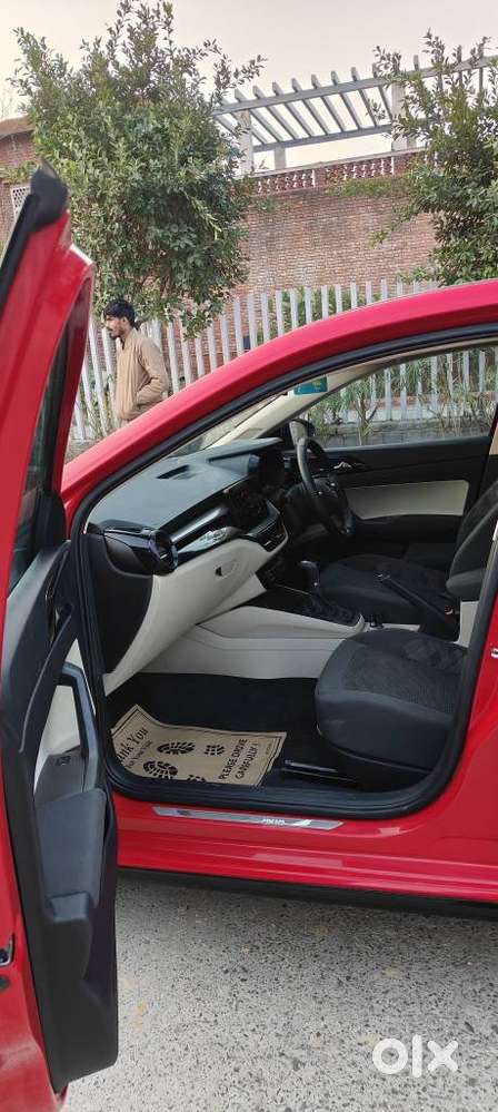 Skoda Slavia Ambition 1.5l Tsi Dsg Dual Tone, 2025, Petrol