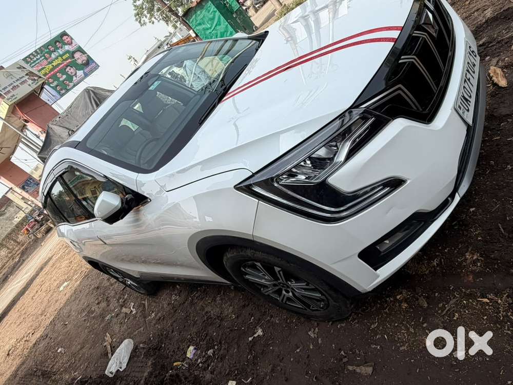 Mahindra Xuv700 2.2 Ax 7 Diesel At Str, 2024, Diesel