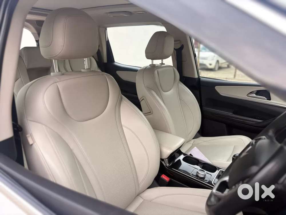 Mahindra Xuv700 2.2 Ax 7 Diesel Mt Luxury Pack Str, 2022, Diesel