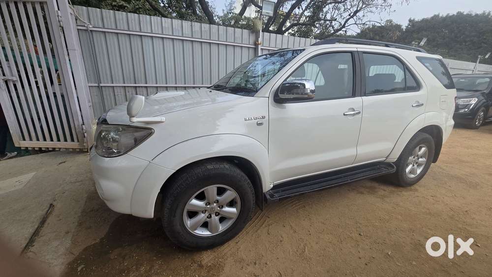 Toyota Fortuner 3.0 4x4 Manual, 2011, Diesel