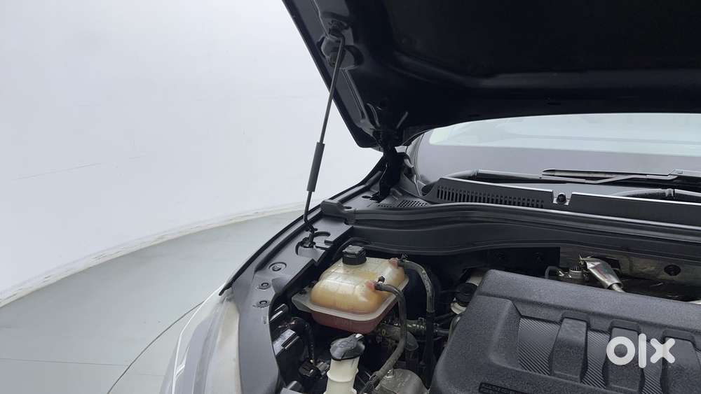 Mahindra Xuv700 2.2 Ax 5 Diesel At 7 Str, 2022, Diesel