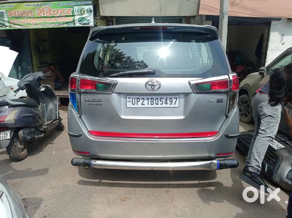 Toyota Innova Crysta 2017 Model 2nd Owner 8 Seater Meerut Rto Register