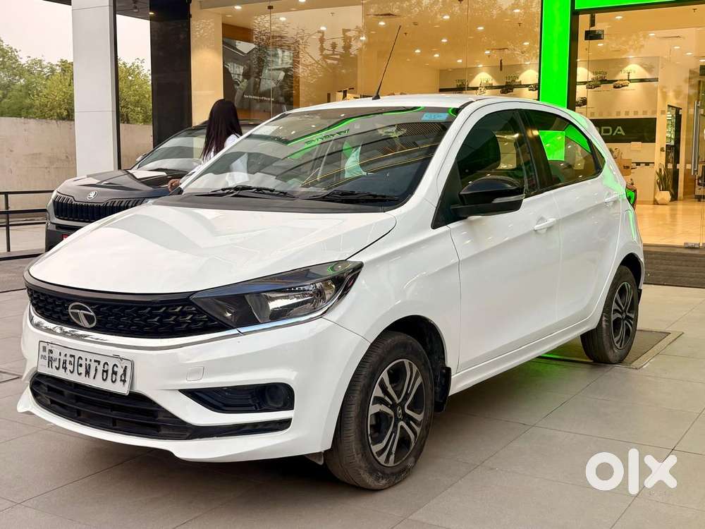 Tata Tiago 1.2 Revotron Xt (o), 2022, Petrol