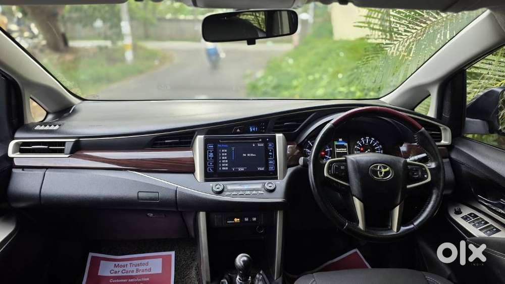 Toyota Innova Crysta 2.4 V 8 Str, 2016, Diesel