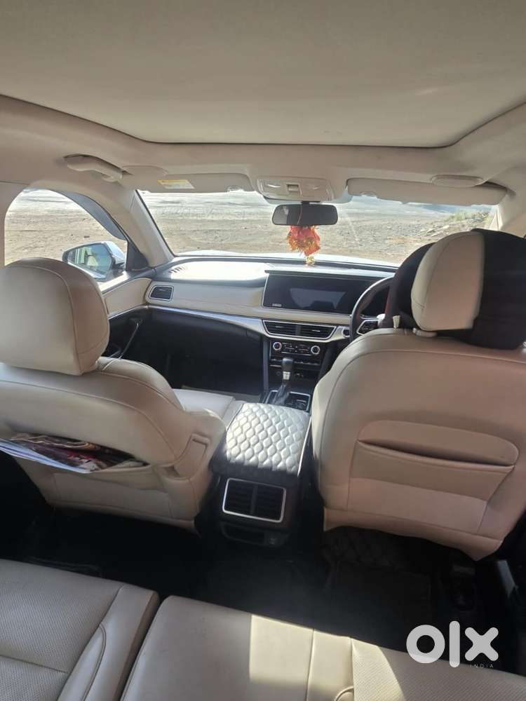 Mahindra Xuv700 2.2 Ax 7 Diesel At Luxury Pack Str Awd, 2023, Diesel