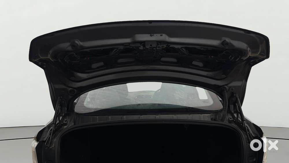 Tata Tigor Xm, 2025, Petrol