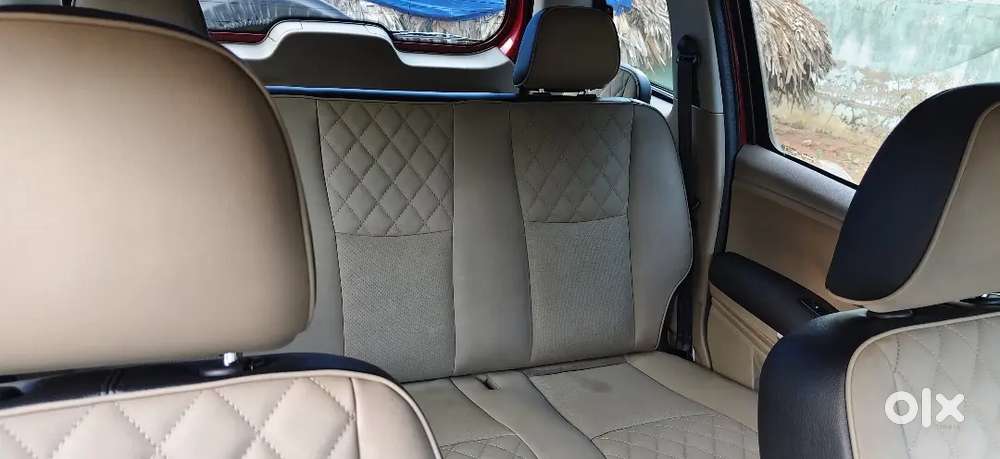 Mahindra Tuv 300 2018