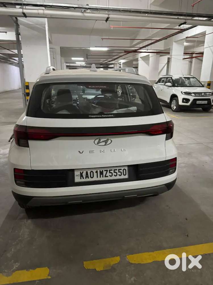 Hyundai Venue 2023 Petrol 9000 Km Driven