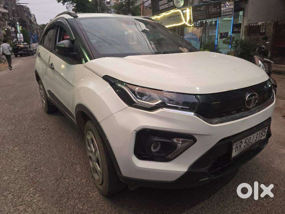 Tata Nexon 1.2 Revotron Xm (s), 2023, Cng & Hybrids