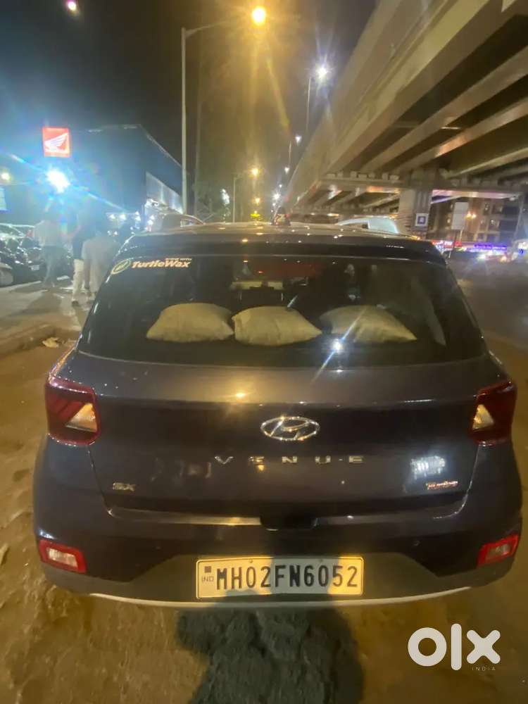 Hyundai Venue 2021 Petrol 35300 Km Driven