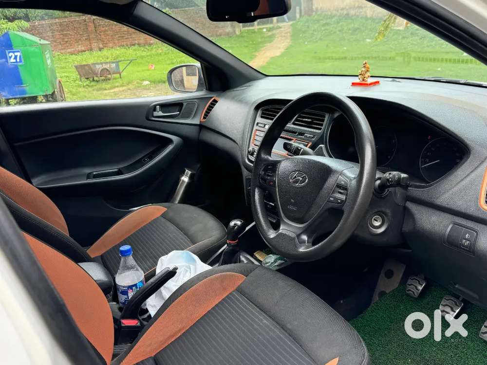 Hyundai I20 Active White  Well Maintained  Single Owner