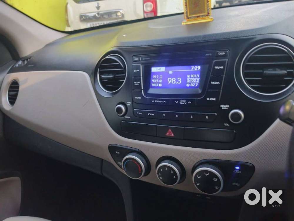 Hyundai Grand I10 Sportz, 2016, Petrol